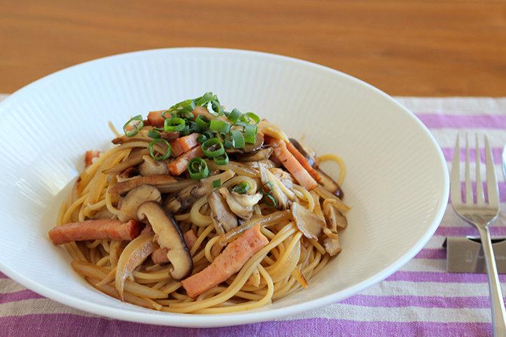 東洋水産 だしの素鰹だし無添加 を使って だし香る きのこバター醤油パスタ マックスバリュ東海 静岡 神奈川 山梨 愛知 三重 岐阜 滋賀の食品スーパー